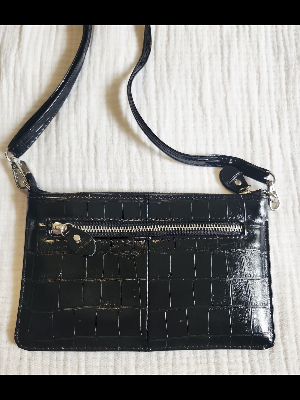 DSW Black Croc-Embossed Crossbody with Front Zip
